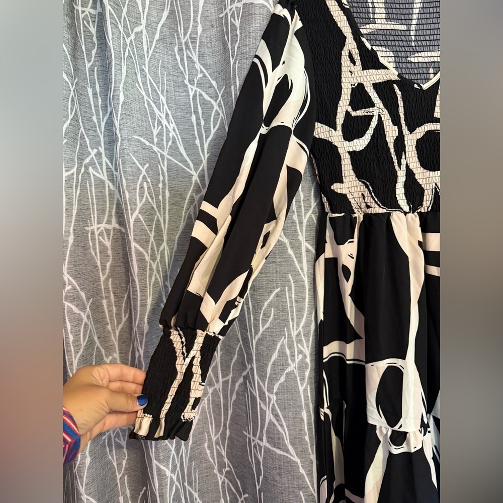 NWOT Long Sleeve Maxi Dress size Large - Picture 3 of 7